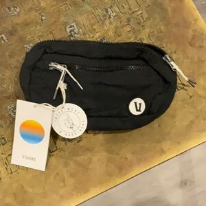 Vuori Black Zippered Hip Pack